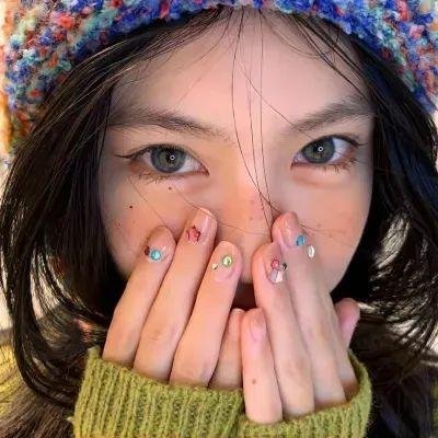 一人有一点颜色 封面
